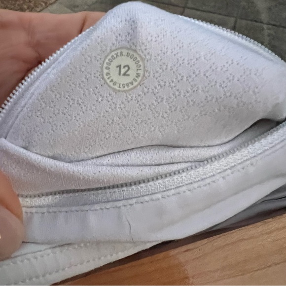 Lululemon Pace Rival Mid-Rise
Skirt *Long EUC, size 12 - Picture 5 of 6